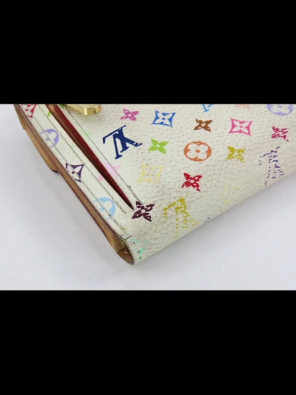 Louis Vuitton compact louis